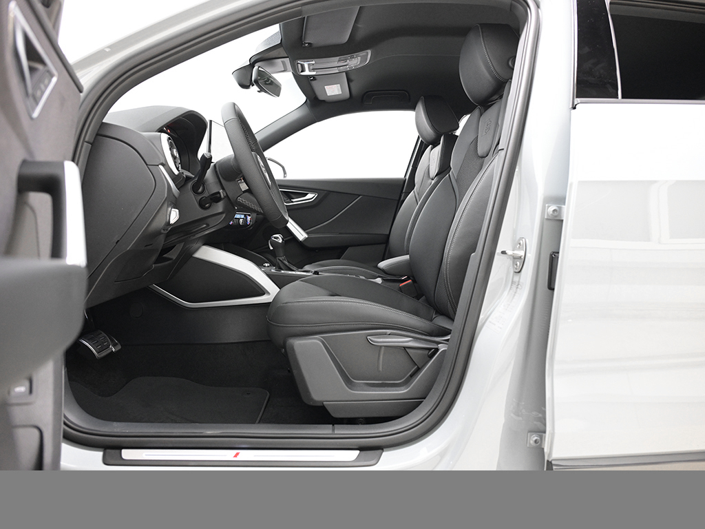 Audi Q2 35 TFSI S tronic S Line AHK+Sonnenschutzverglasung+Komfortpaket