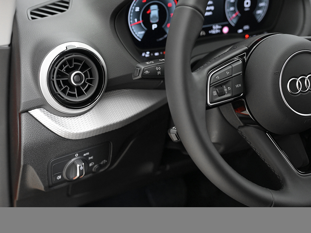 Audi Q2 35 TFSI S tronic advanced AHK+Sonnenschutzverglasung+Komfortpaket