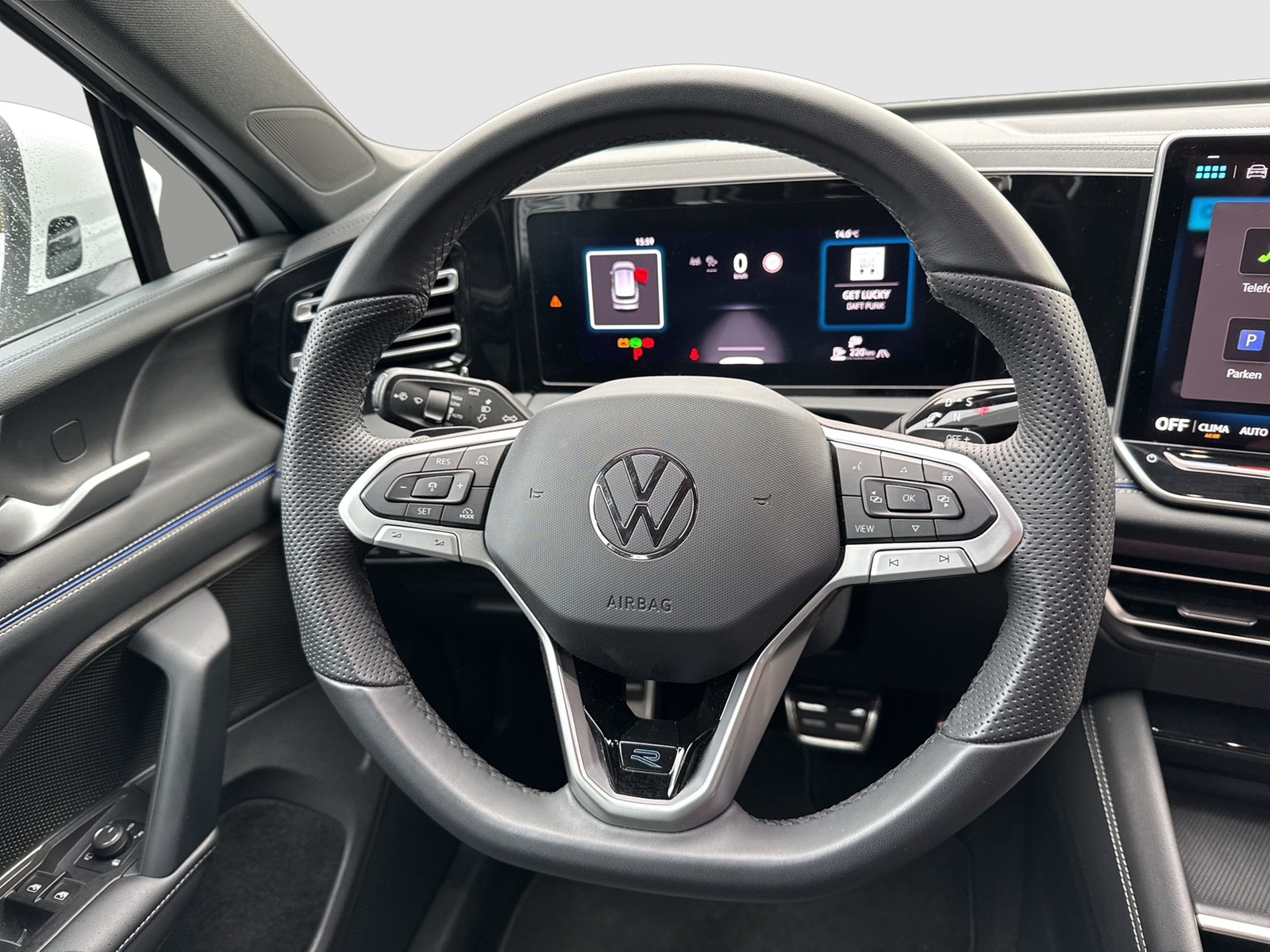 Volkswagen Tiguan 2.0 R-LINE 4X4 NEUES MODELL AHK CAM LM20
