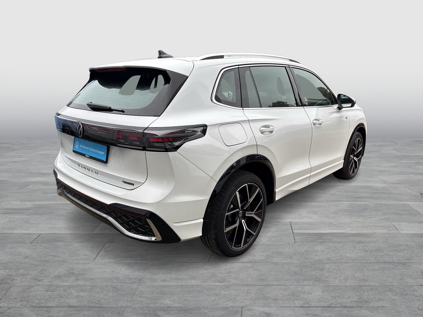 Volkswagen Tiguan 2.0 R-LINE 4X4 NEUES MODELL AHK CAM LM20