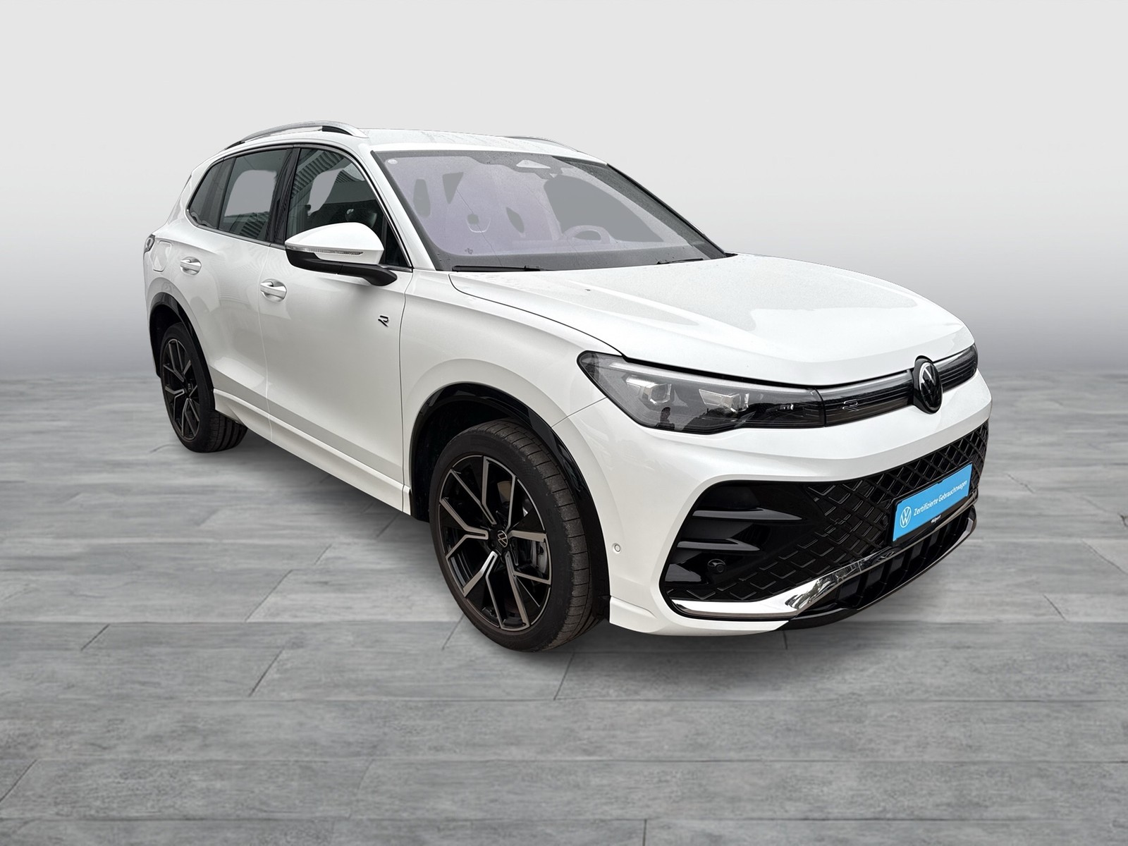 Volkswagen Tiguan 2.0 R-LINE 4X4 NEUES MODELL AHK CAM LM20