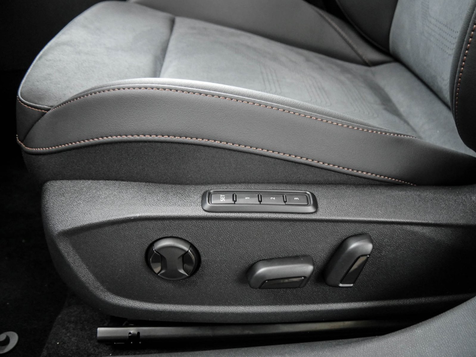 Cupra Formentor 2.0 VZ DSG AHK 360CAM NAVI SENNHEISER