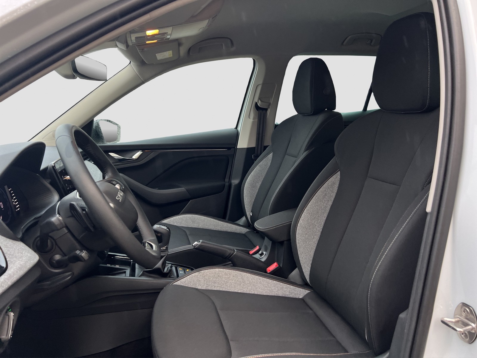 Skoda Kamiq 1.5 TOUR AHK CAM ACC E-KLAPPE NAVI LM17