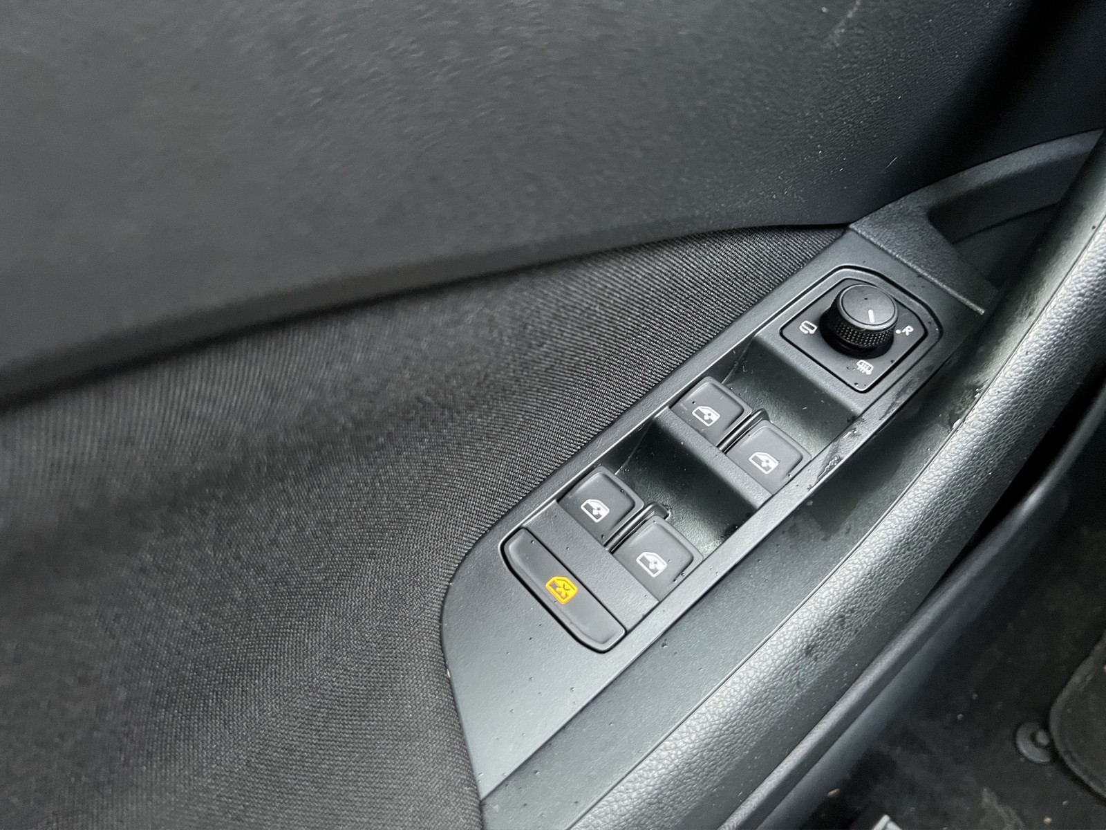 Skoda Kamiq 1.5 TOUR AHK CAM ACC E-KLAPPE NAVI LM17