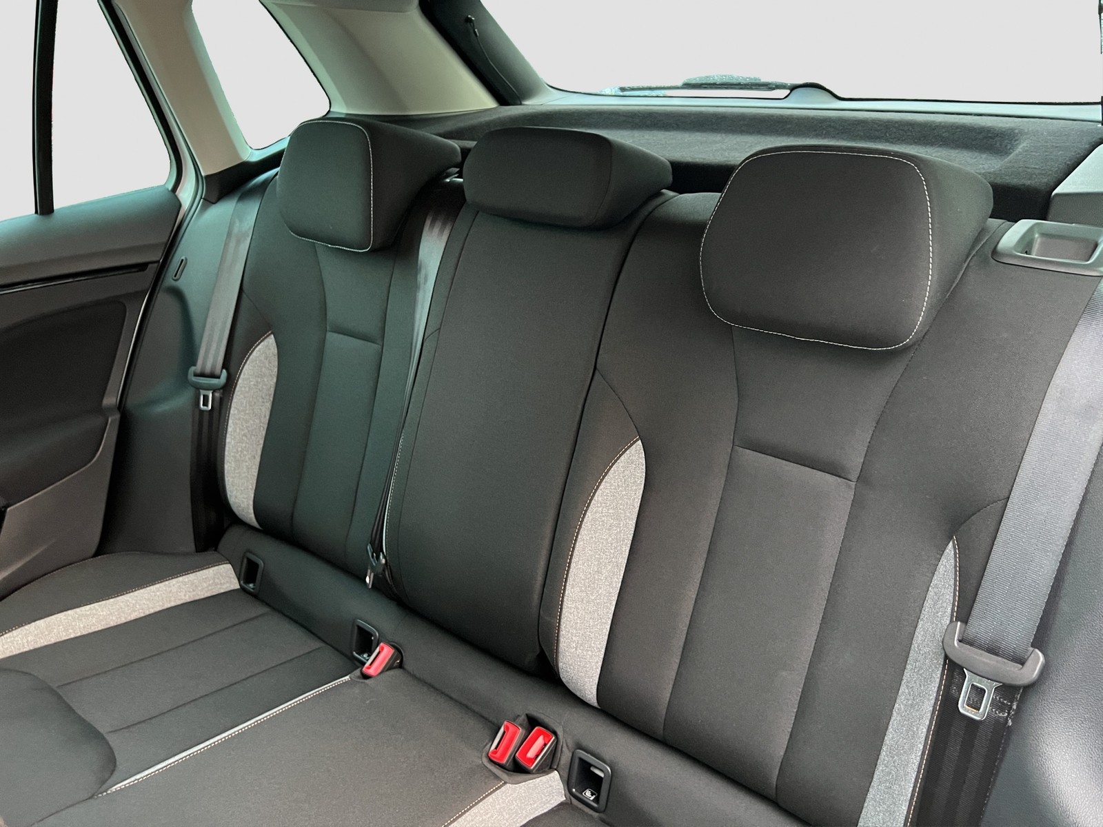 Skoda Kamiq 1.5 TOUR AHK CAM ACC E-KLAPPE NAVI LM17