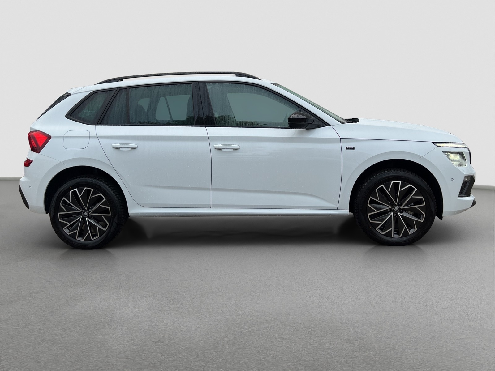 Skoda Kamiq 1.5 TOUR AHK CAM ACC E-KLAPPE NAVI LM17