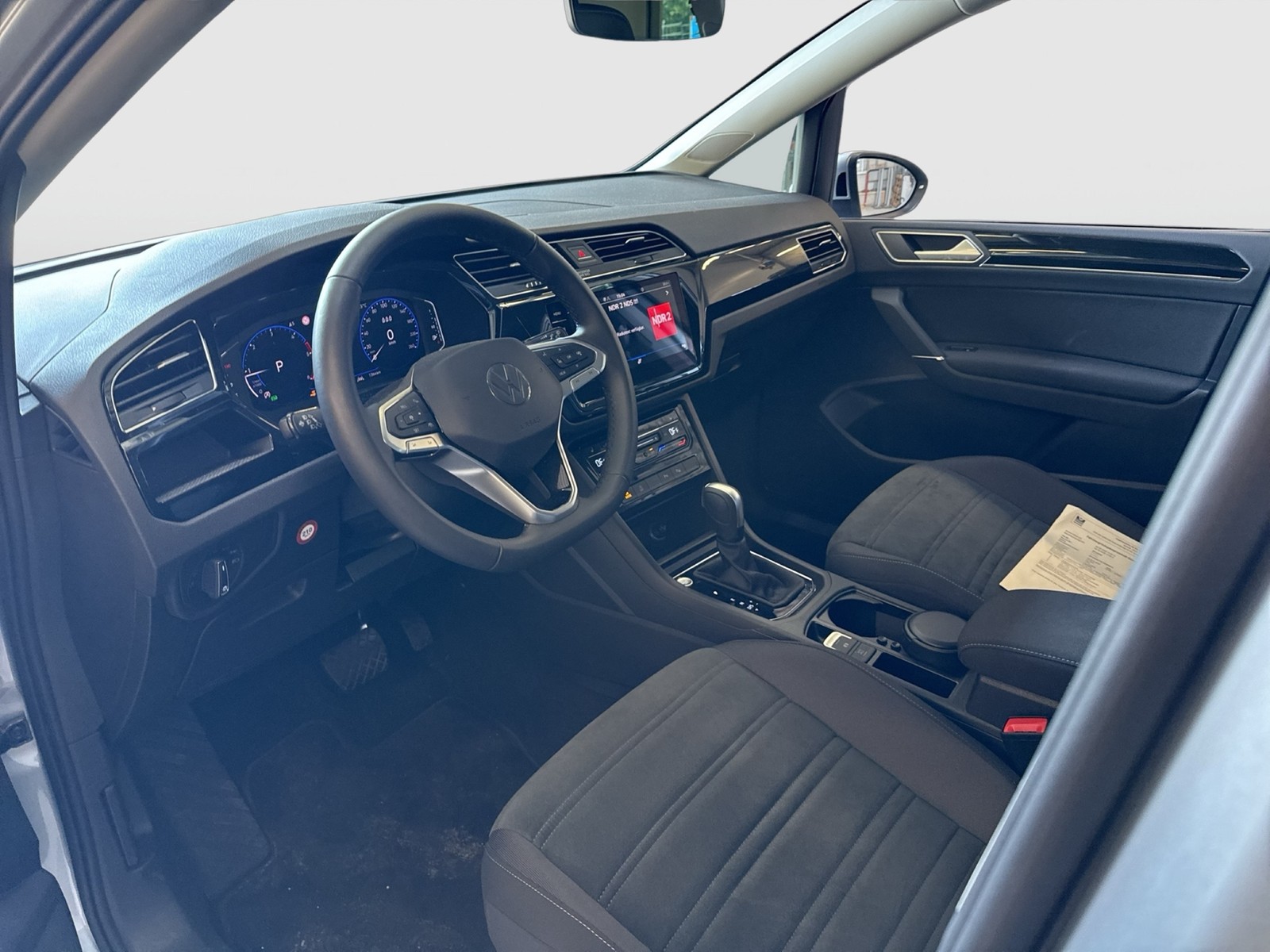Volkswagen Touran 2.0 HIGHLINE AHK ACC LM17 NAVI CARPLAY