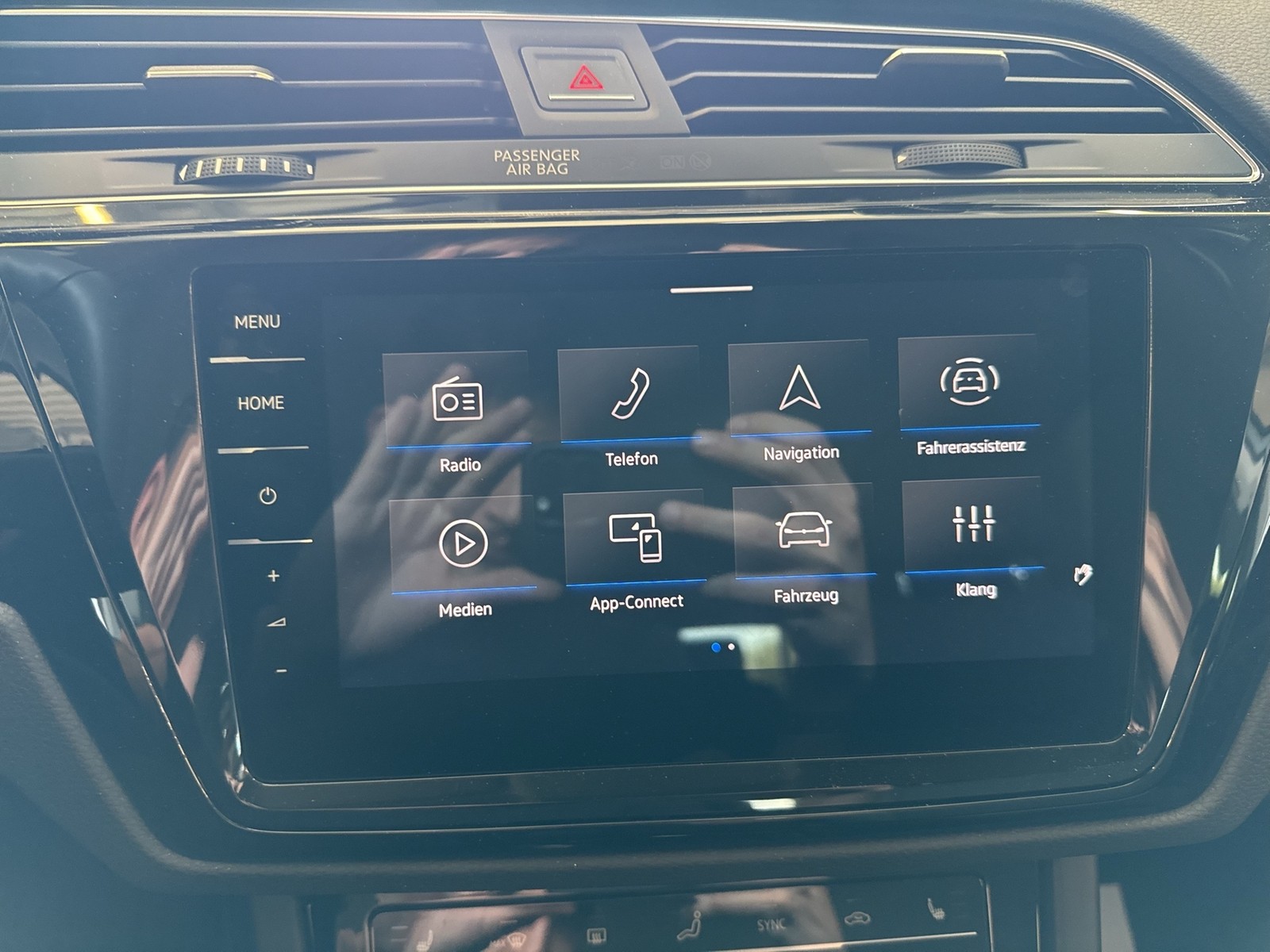 Volkswagen Touran 2.0 HIGHLINE AHK ACC LM17 NAVI CARPLAY