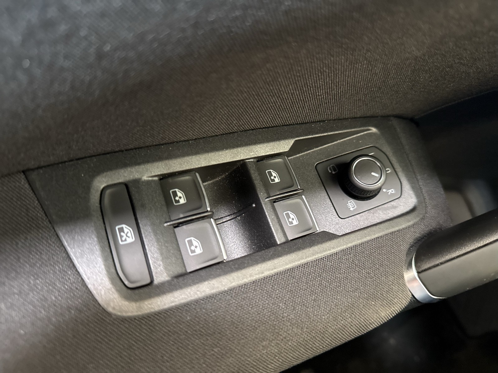Volkswagen Touran 2.0 HIGHLINE AHK ACC LM17 NAVI CARPLAY