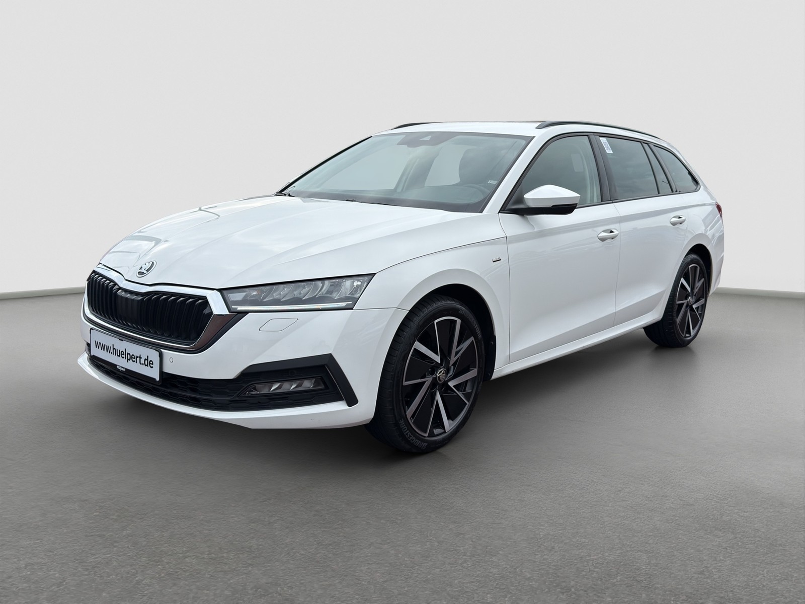 Skoda Octavia Combi 2.0 CLEVER AHK LM18 NAVICOLUMBUS