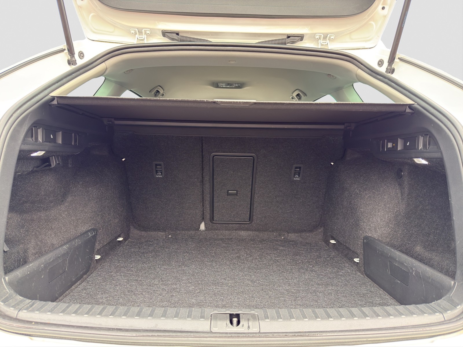 Skoda Octavia Combi 2.0 CLEVER AHK LM18 NAVICOLUMBUS