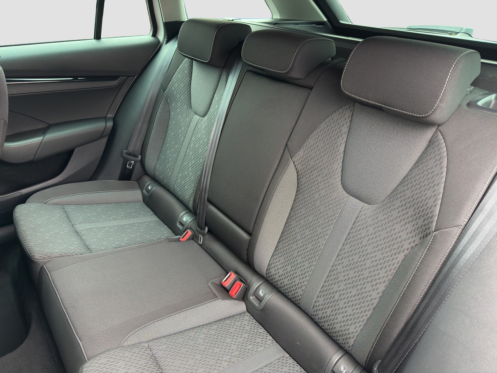 Skoda Octavia Combi 2.0 CLEVER AHK LM18 NAVICOLUMBUS