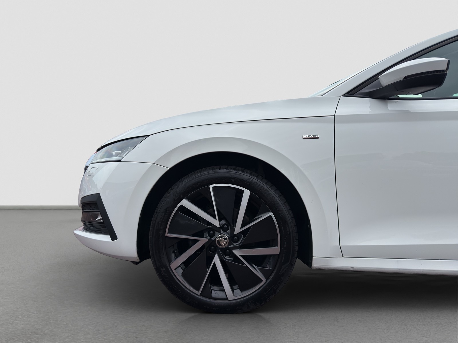 Skoda Octavia Combi 2.0 CLEVER AHK LM18 NAVICOLUMBUS