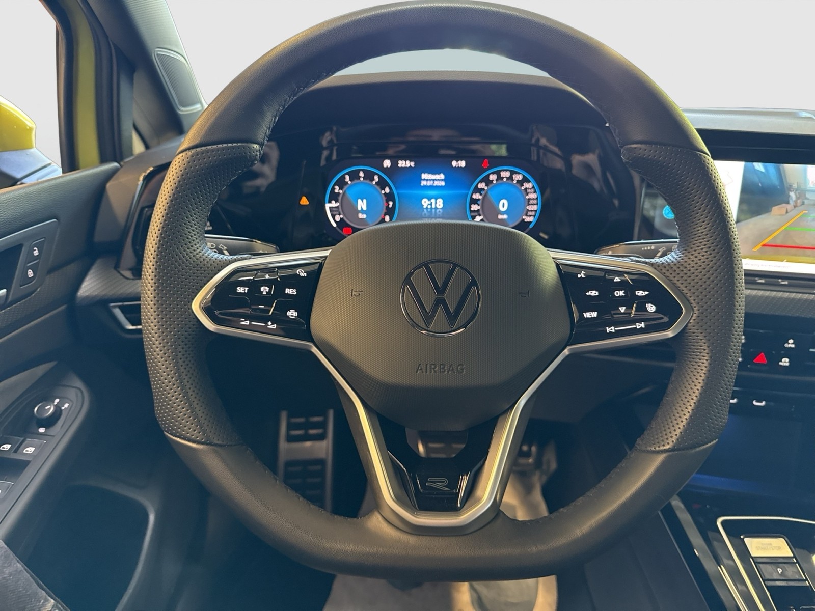Volkswagen Golf 1.5 R-Line CARPLAY SITZHZ. AHK KAMERA ALU18