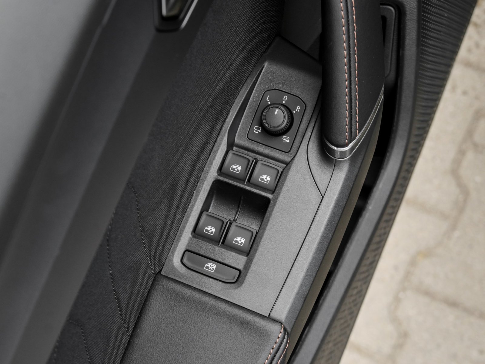 Cupra Formentor 1.5 HYBRID DSG AHK 360CAM NAV ACC 19LM