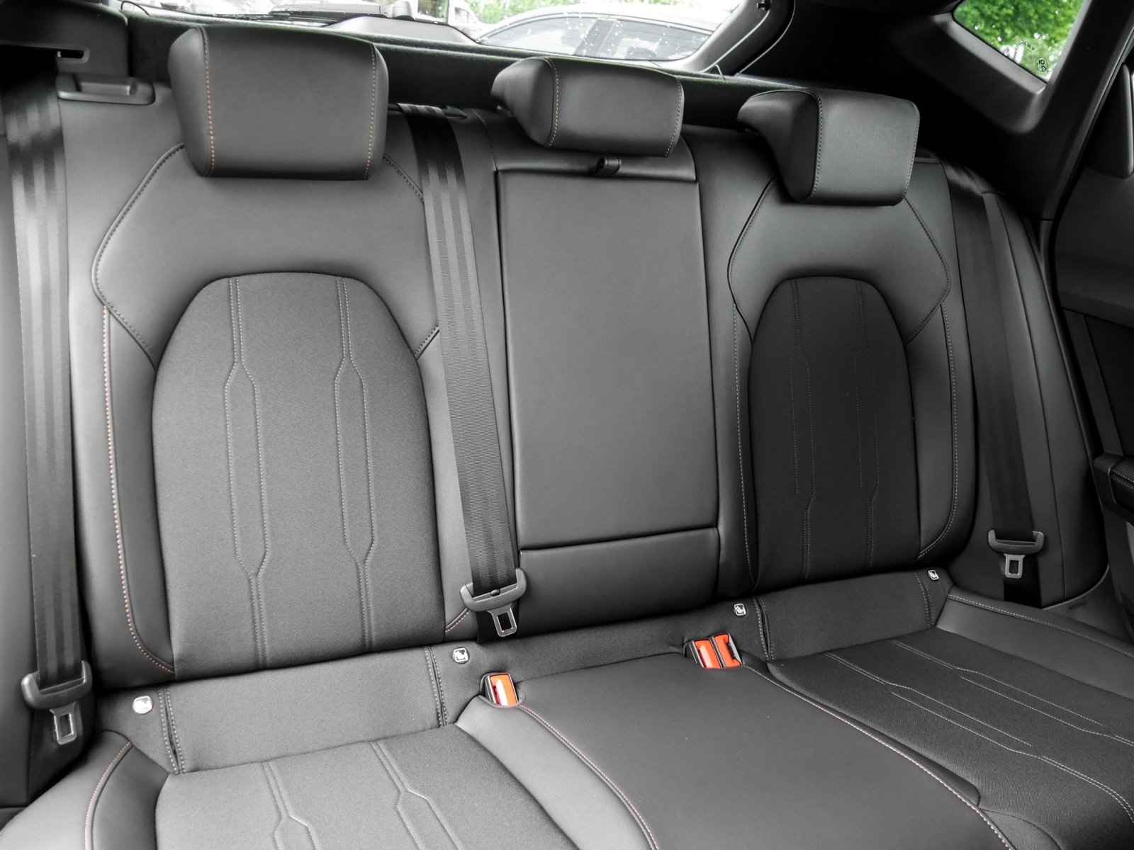 Cupra Formentor 1.5 HYBRID DSG AHK 360CAM NAV ACC 19LM