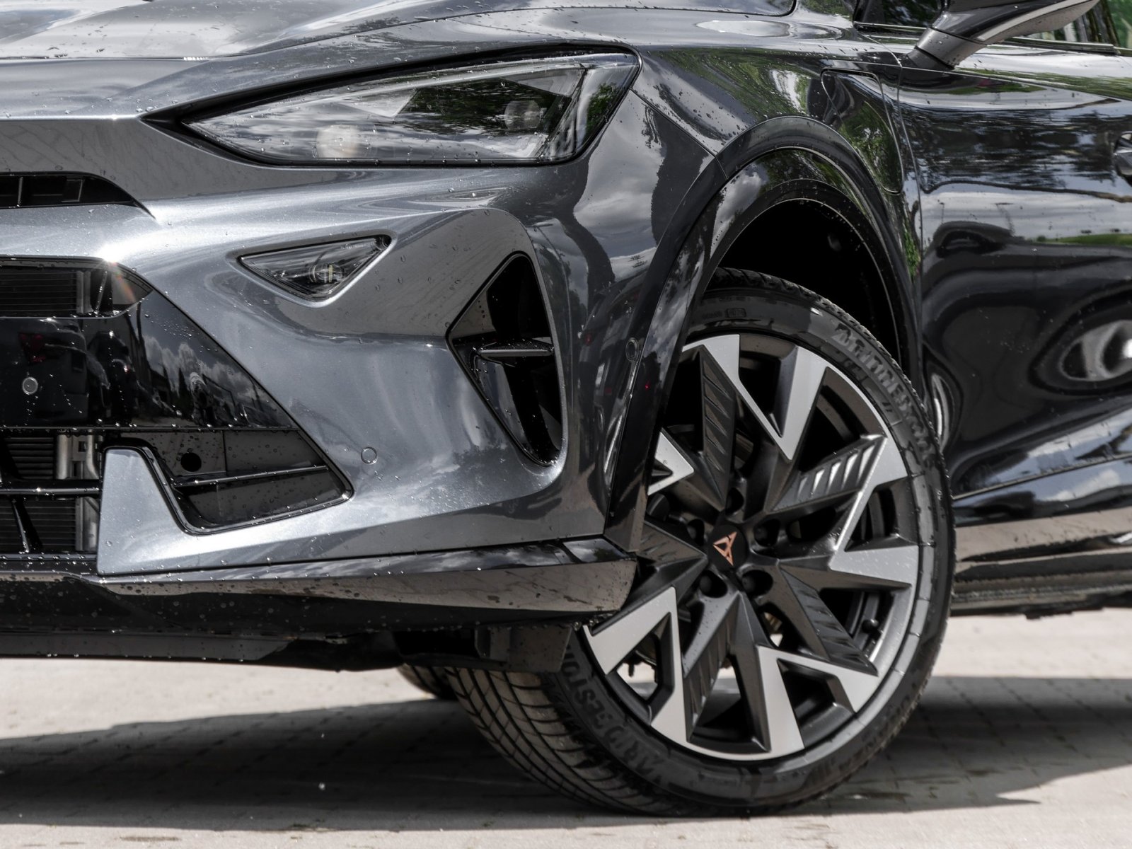 Cupra Formentor 1.5 HYBRID DSG AHK 360CAM NAV ACC 19LM