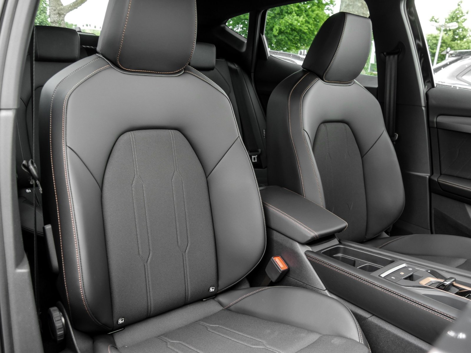 Cupra Formentor 1.5 HYBRID DSG AHK 360CAM NAV ACC 19LM