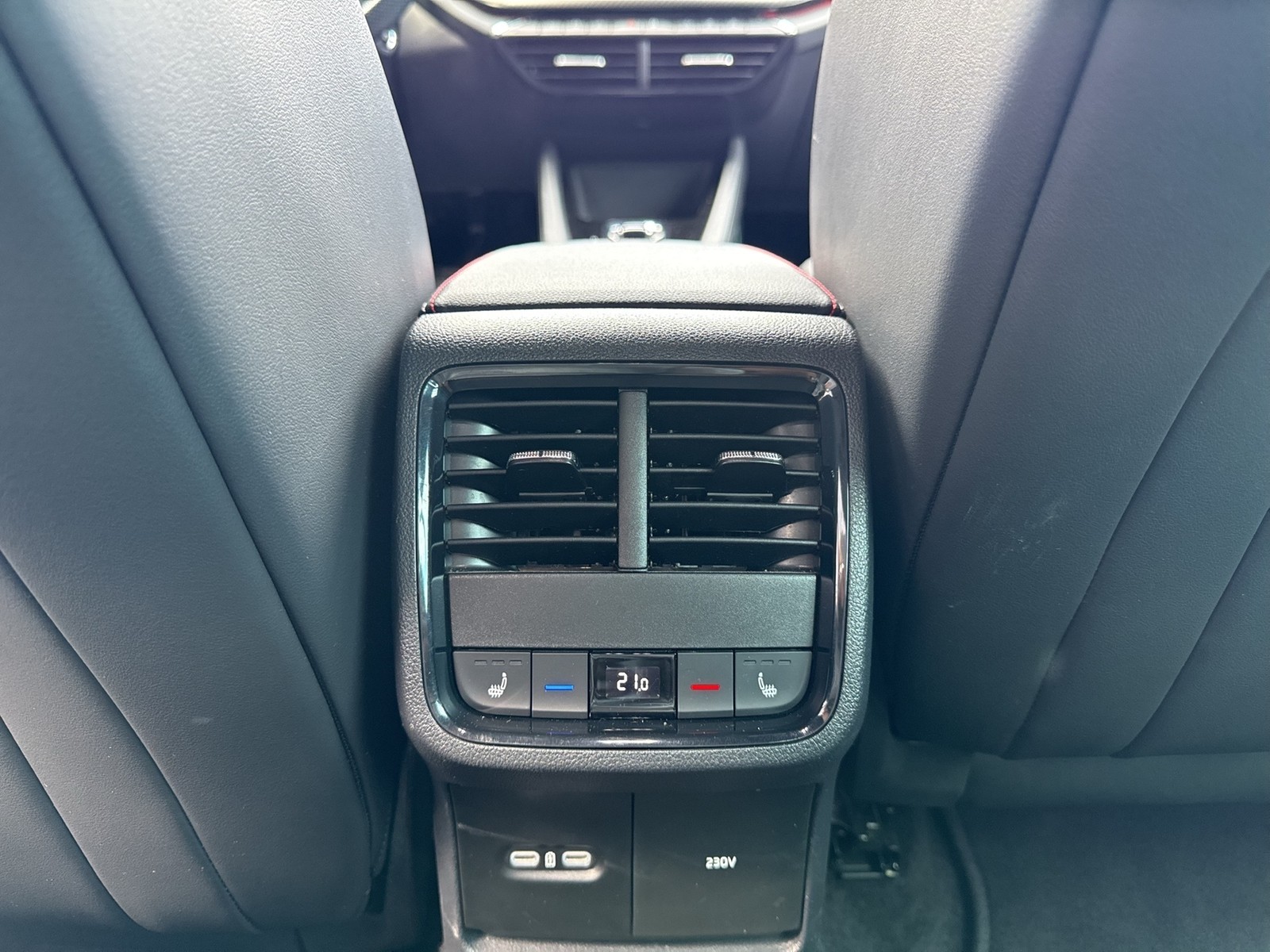 Skoda Octavia Combi 2.0 RS AHK CAM ACC LM18 HEAD-UP