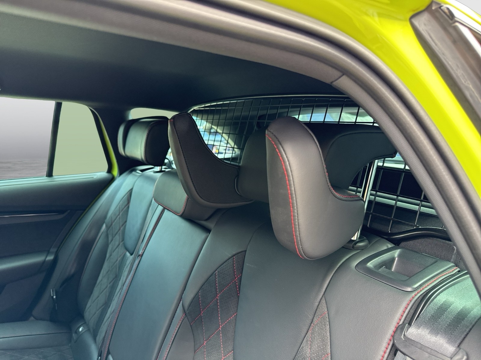 Skoda Octavia Combi 2.0 RS AHK CAM ACC LM18 HEAD-UP