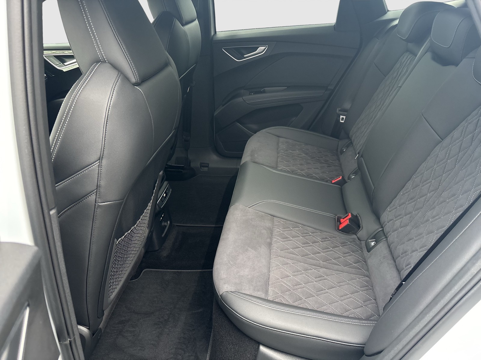 Audi Q4 e-tron Sportback 45 S LINE BLACKPAK PANO AHK