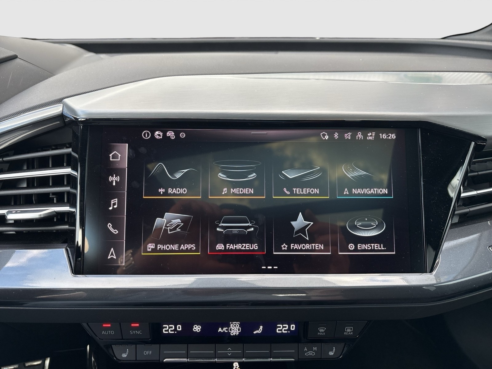 Audi Q4 e-tron 45 quattro S LINE PANO CAM ACC LM19