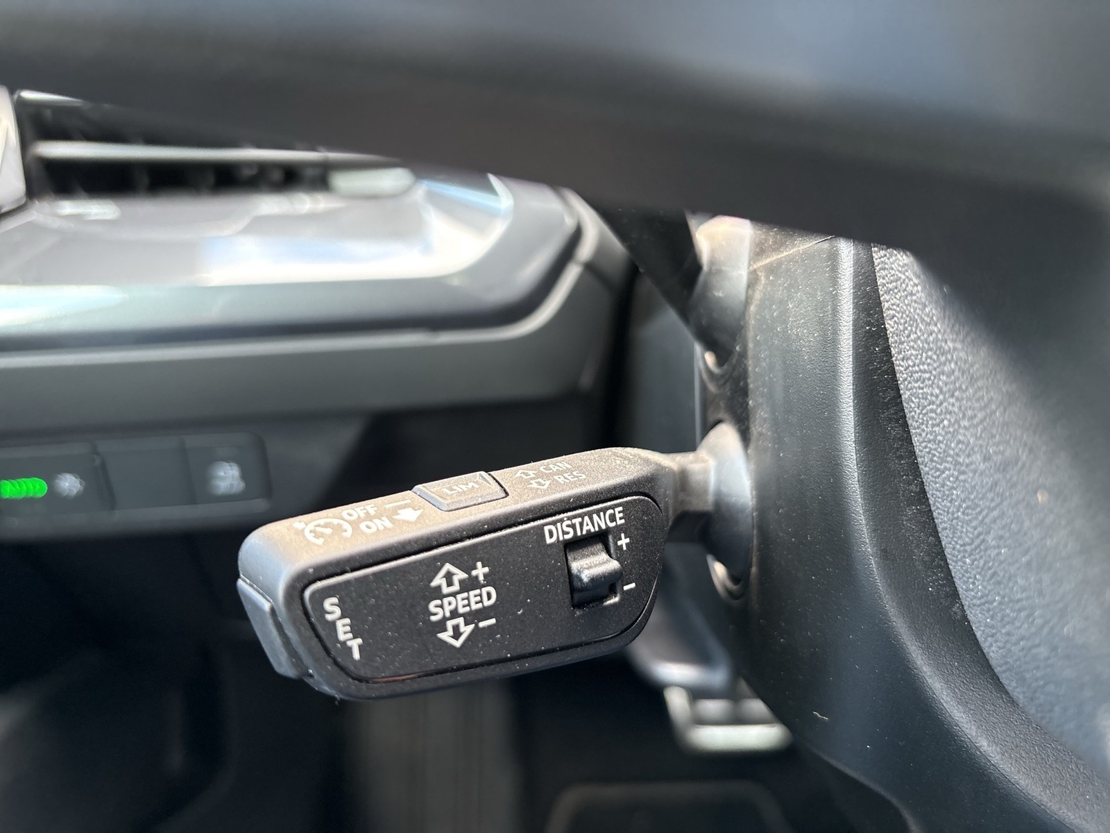 Audi Q4 e-tron 45 quattro S LINE PANO CAM ACC LM19