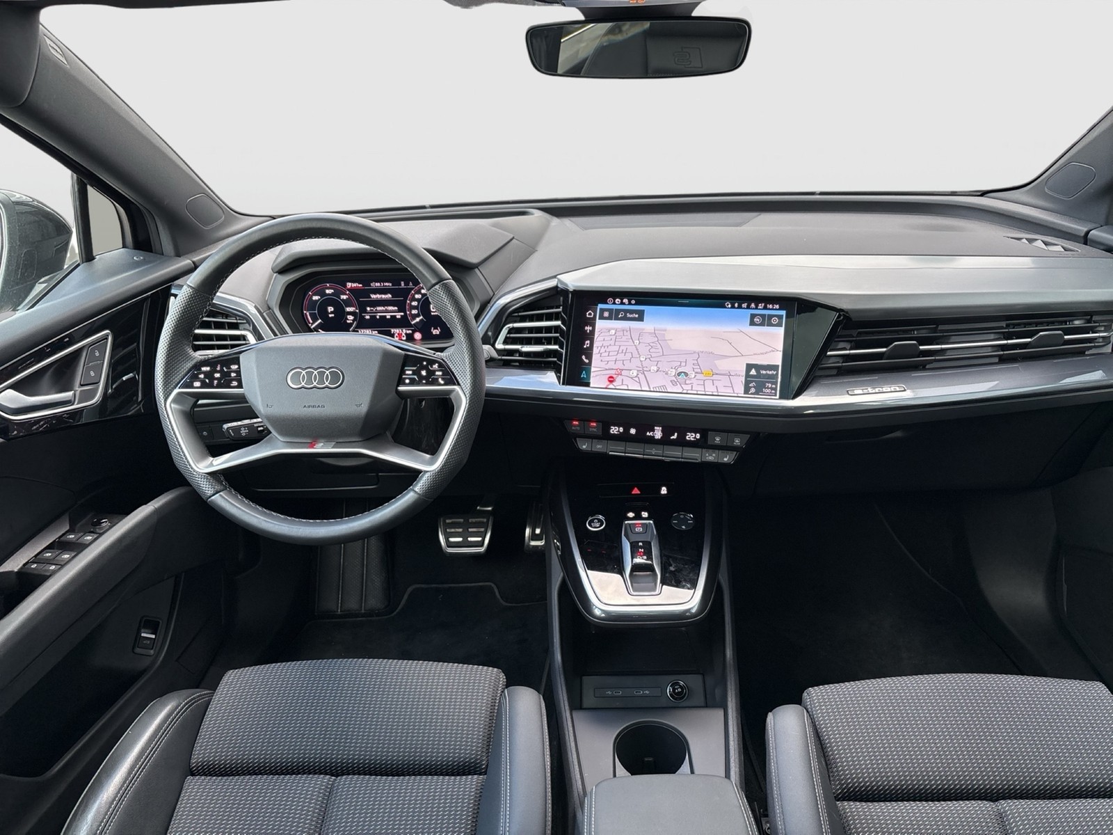 Audi Q4 e-tron 45 quattro S LINE PANO CAM ACC LM19