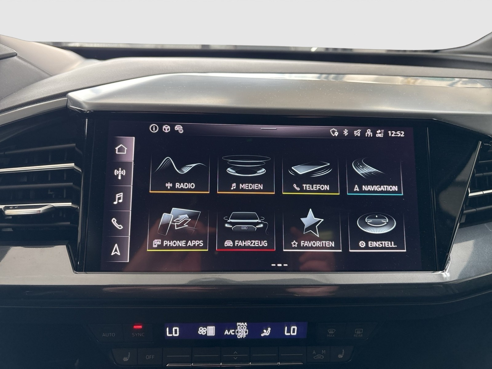 Audi Q4 e-tron 45 quattro S LINE PANO CAM ACC LM19