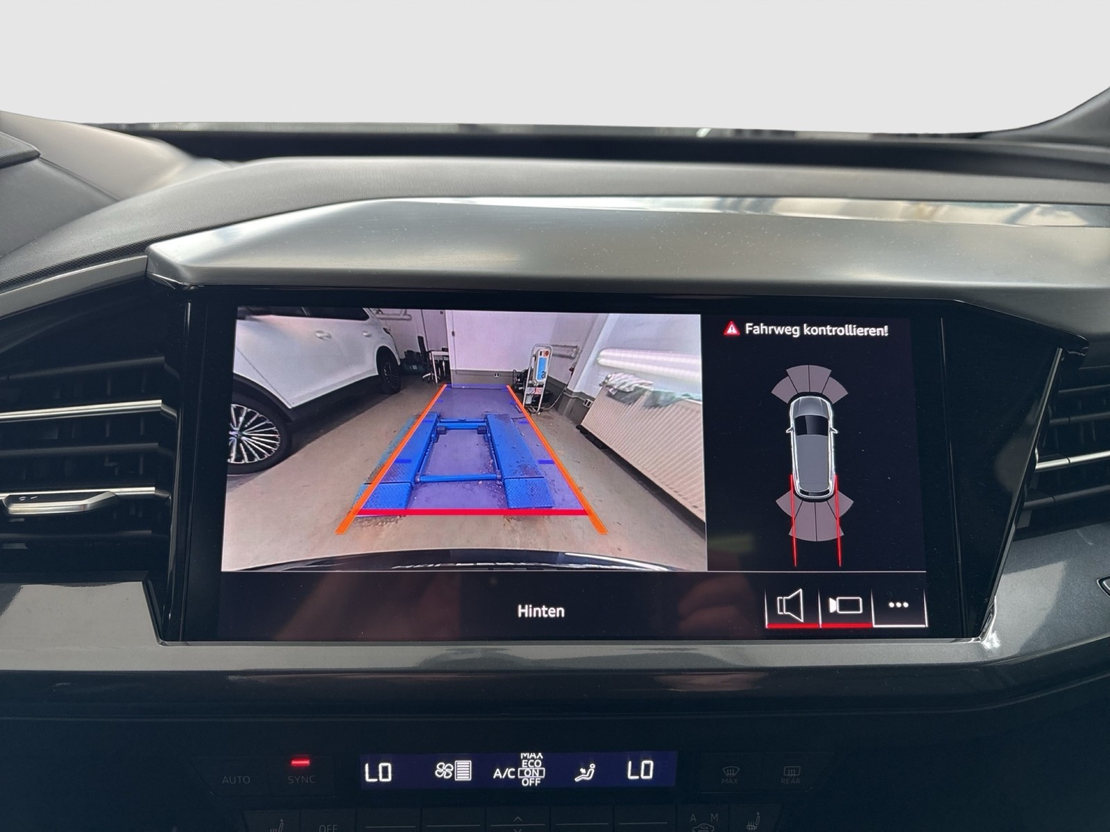 Audi Q4 e-tron 45 quattro S LINE PANO CAM ACC LM19
