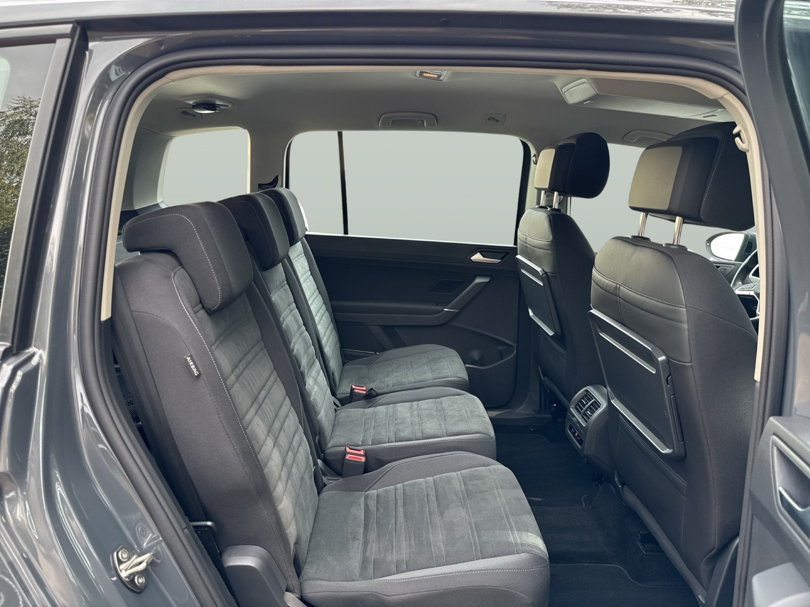 Volkswagen Touran 2.0 COMFORTLINE STANDHZ. AHK CAM ACC NAVI