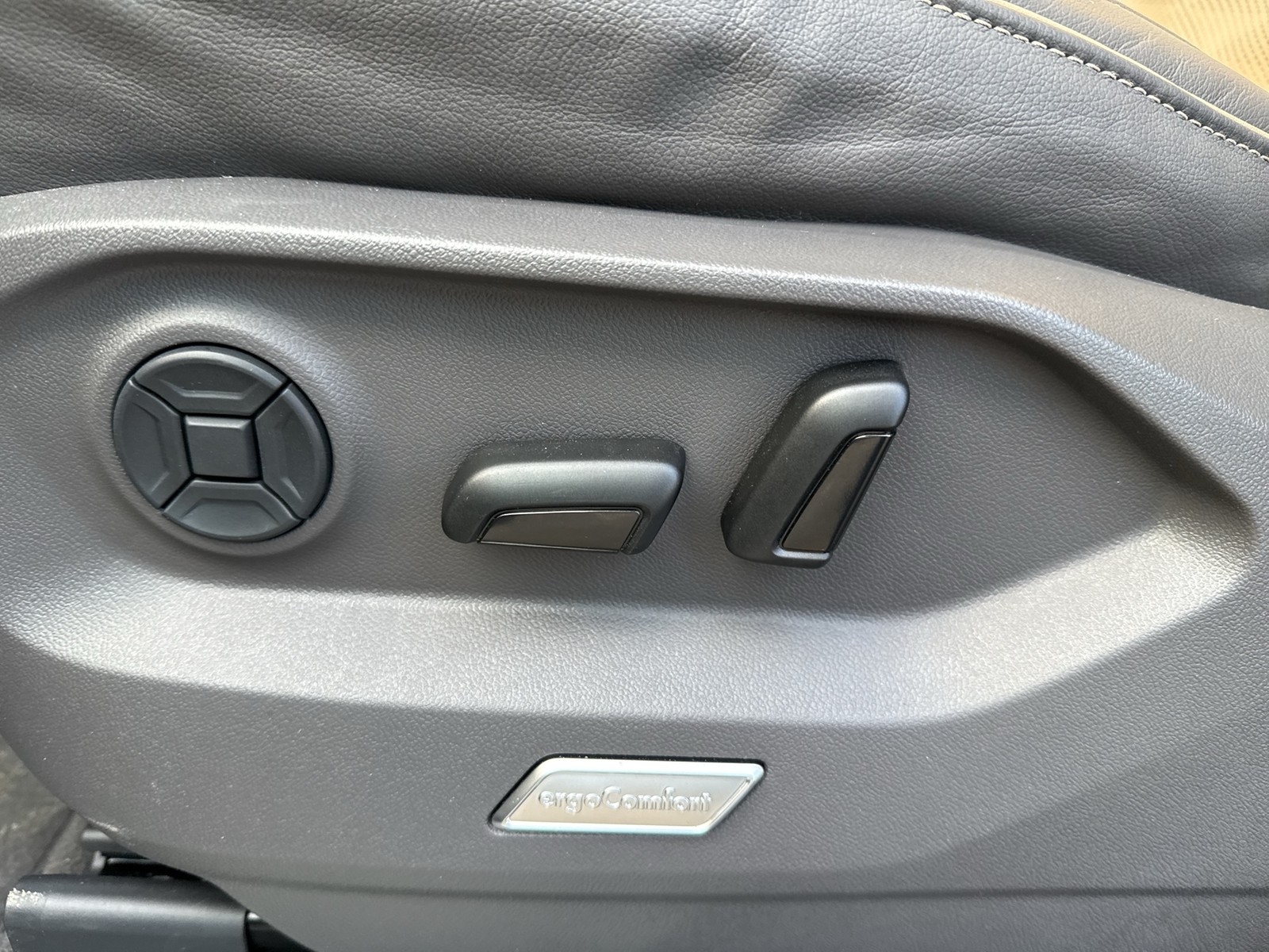 Volkswagen Touareg V6 TSI ELEGANCE NEUESMODELL AHK ACC LM20