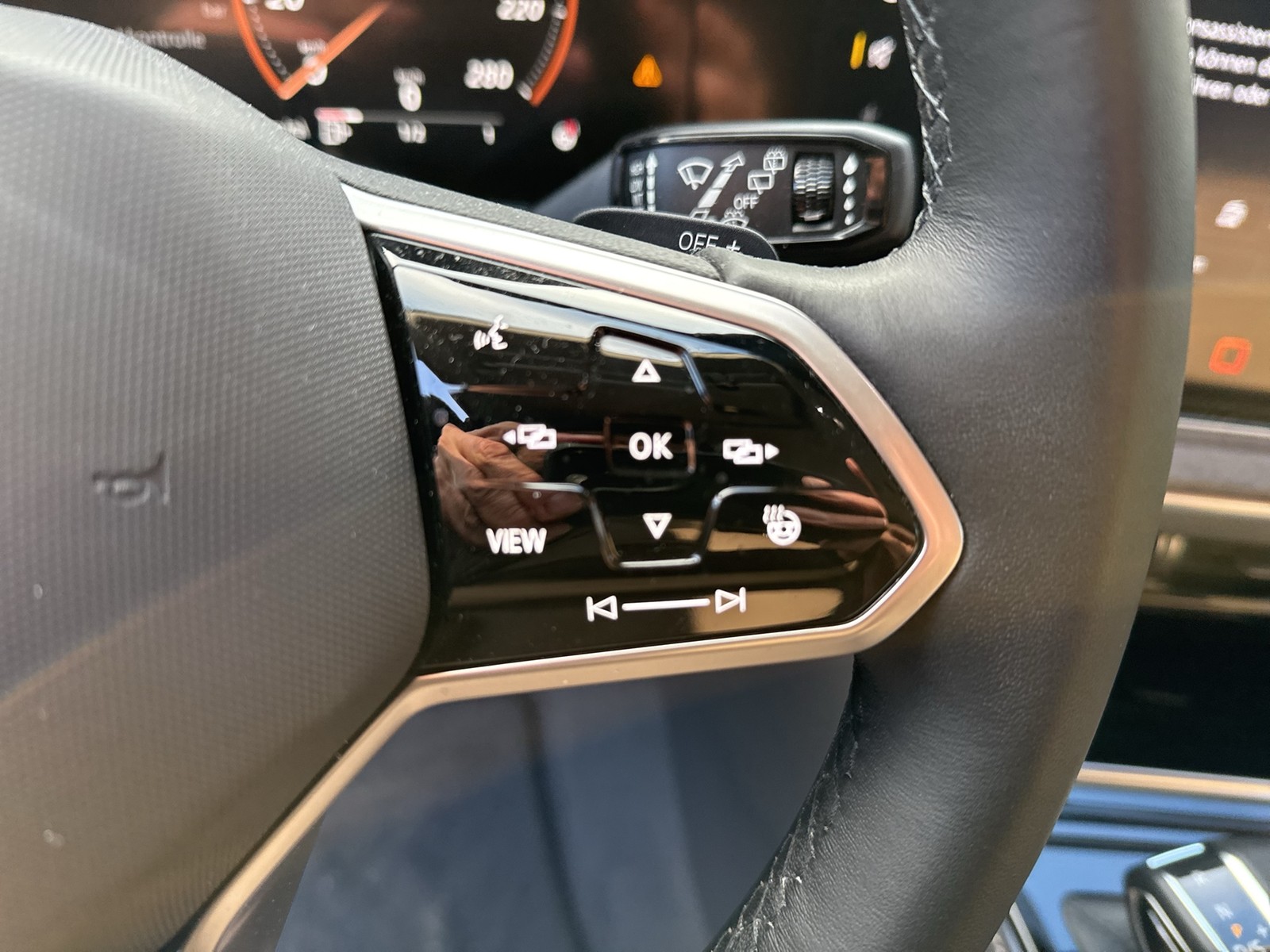 Volkswagen Touareg V6 TSI ELEGANCE NEUESMODELL AHK ACC LM20