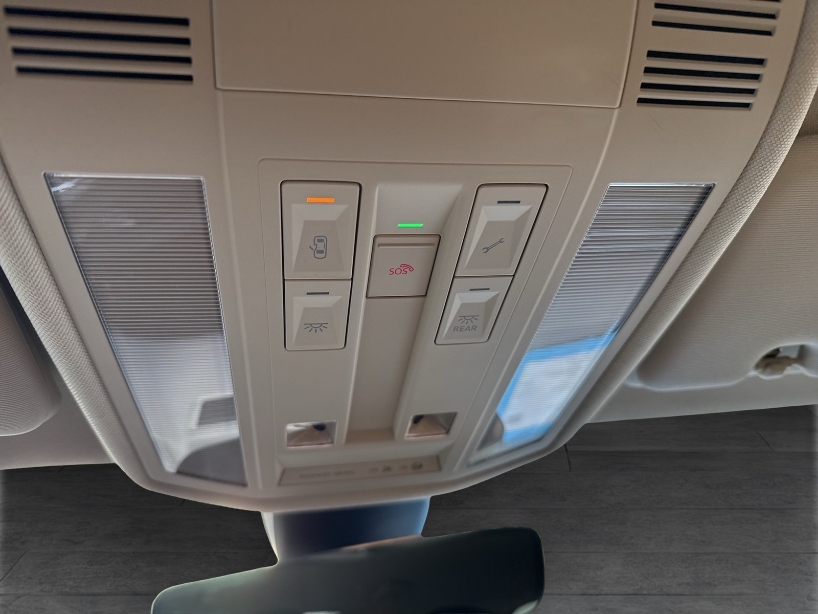 Volkswagen Touareg V6 TSI ELEGANCE NEUESMODELL AHK ACC LM20