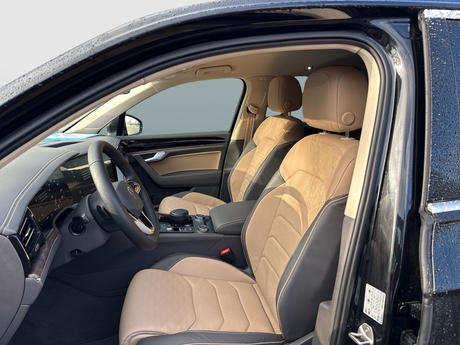 Volkswagen Touareg V6 TSI ELEGANCE NEUESMODELL AHK ACC LM20