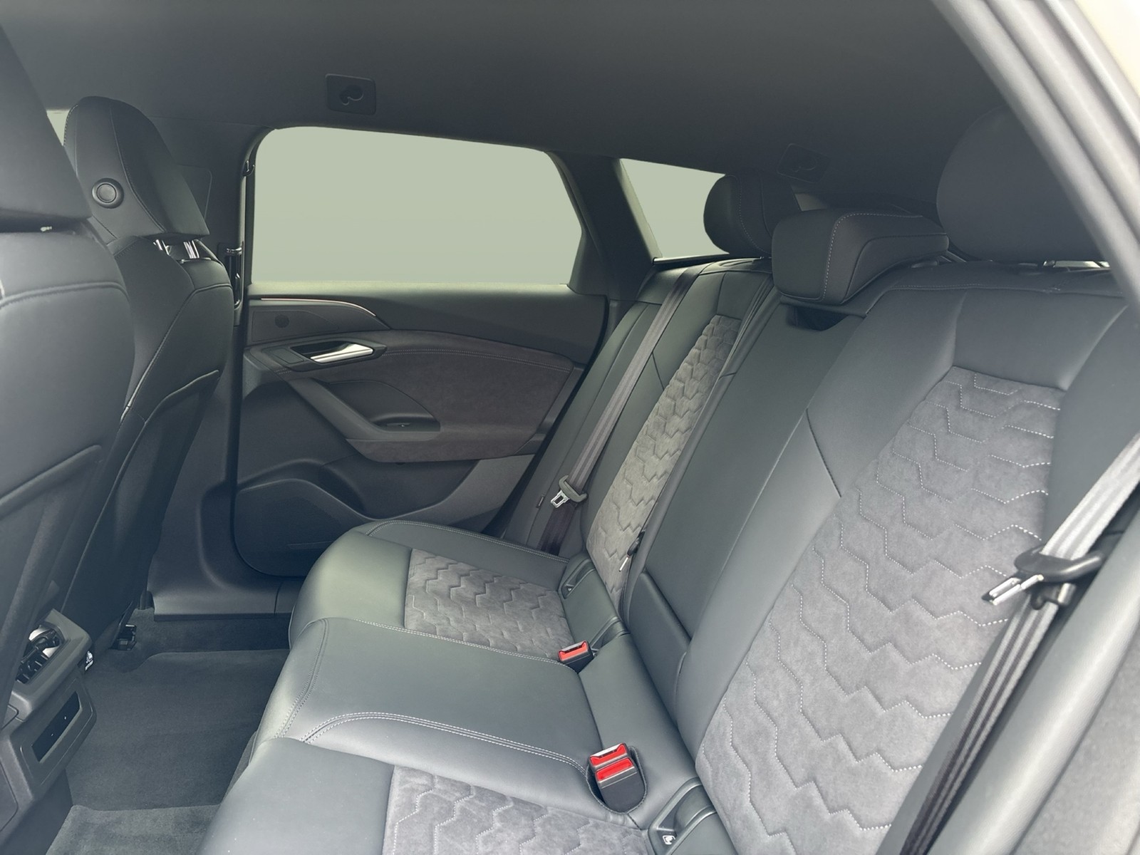 Audi A6 e-tron Avant quattro S LINE AHK 360°CAM LM21