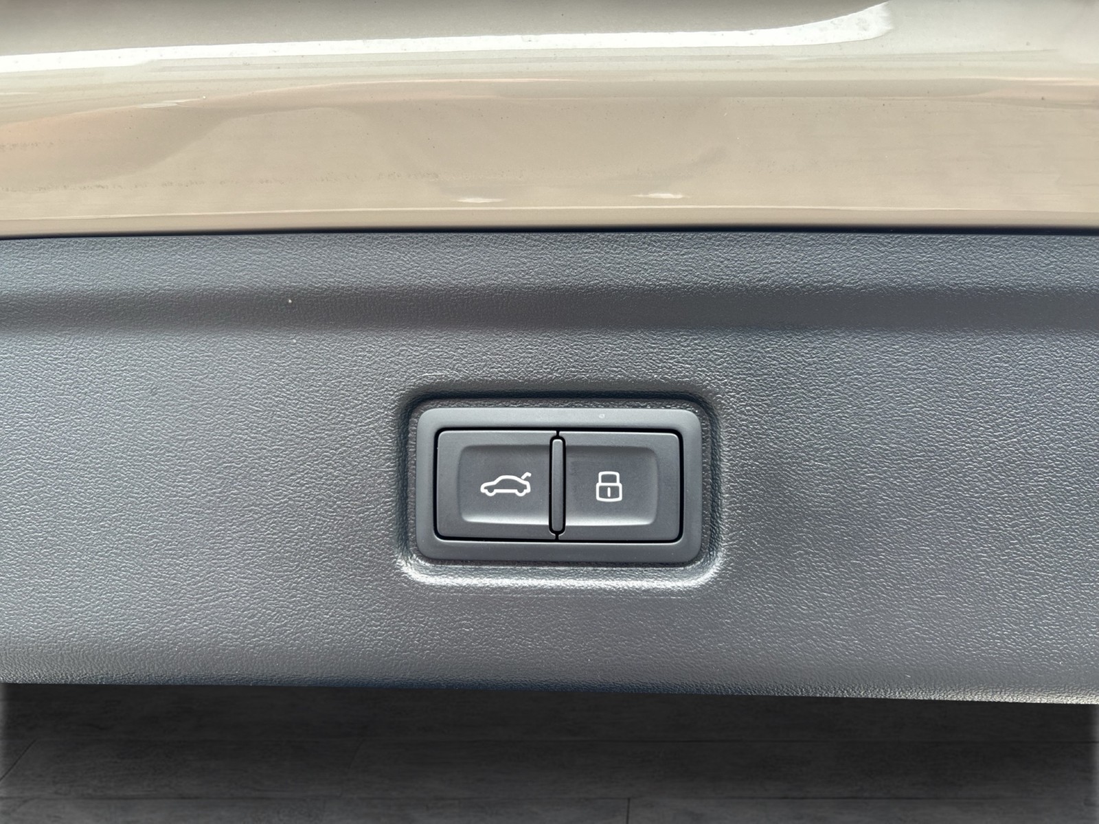 Audi A6 e-tron Avant quattro S LINE AHK 360°CAM LM21