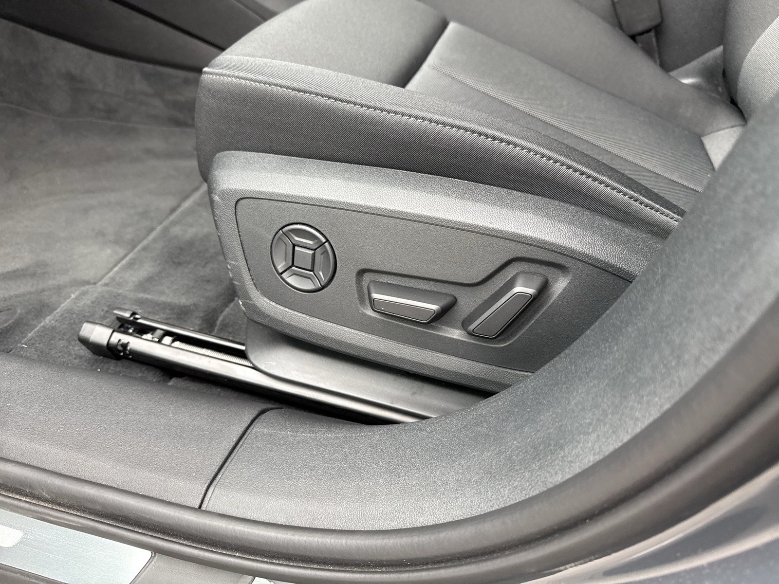 Audi A6 e-tron Avant performance S LINE B&O AHK LM20