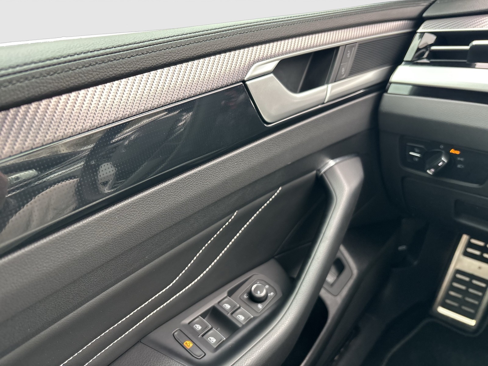 Volkswagen Arteon Shooting Brake 2.0 R-LINE LEDER PANO LM20