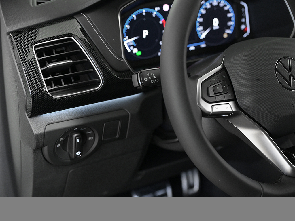 Volkswagen T-Cross 1.5 R-LINE DSG