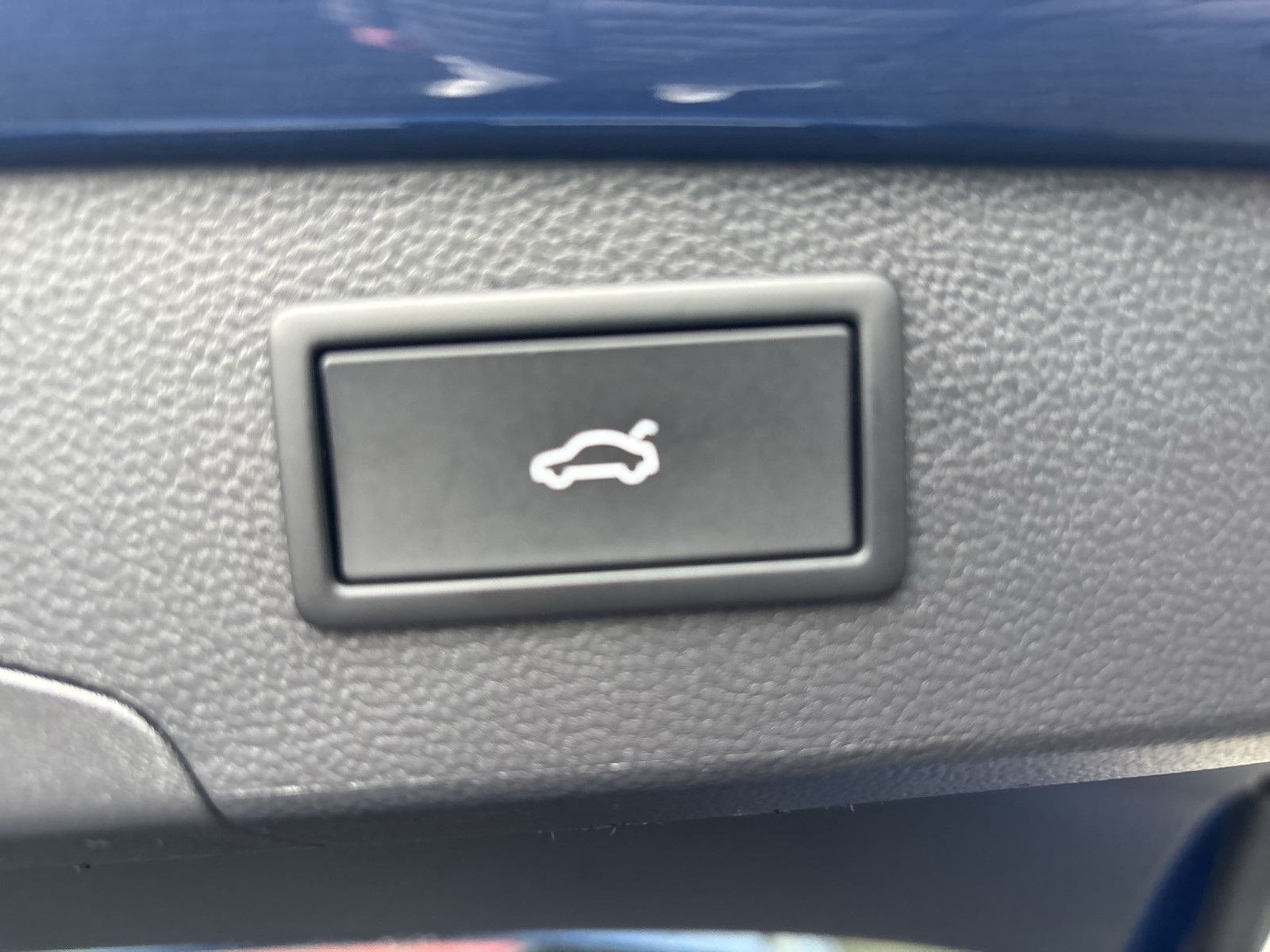 Volkswagen Passat Variant 2.0 R-LINE NEUESMODELL AHK 360CAM