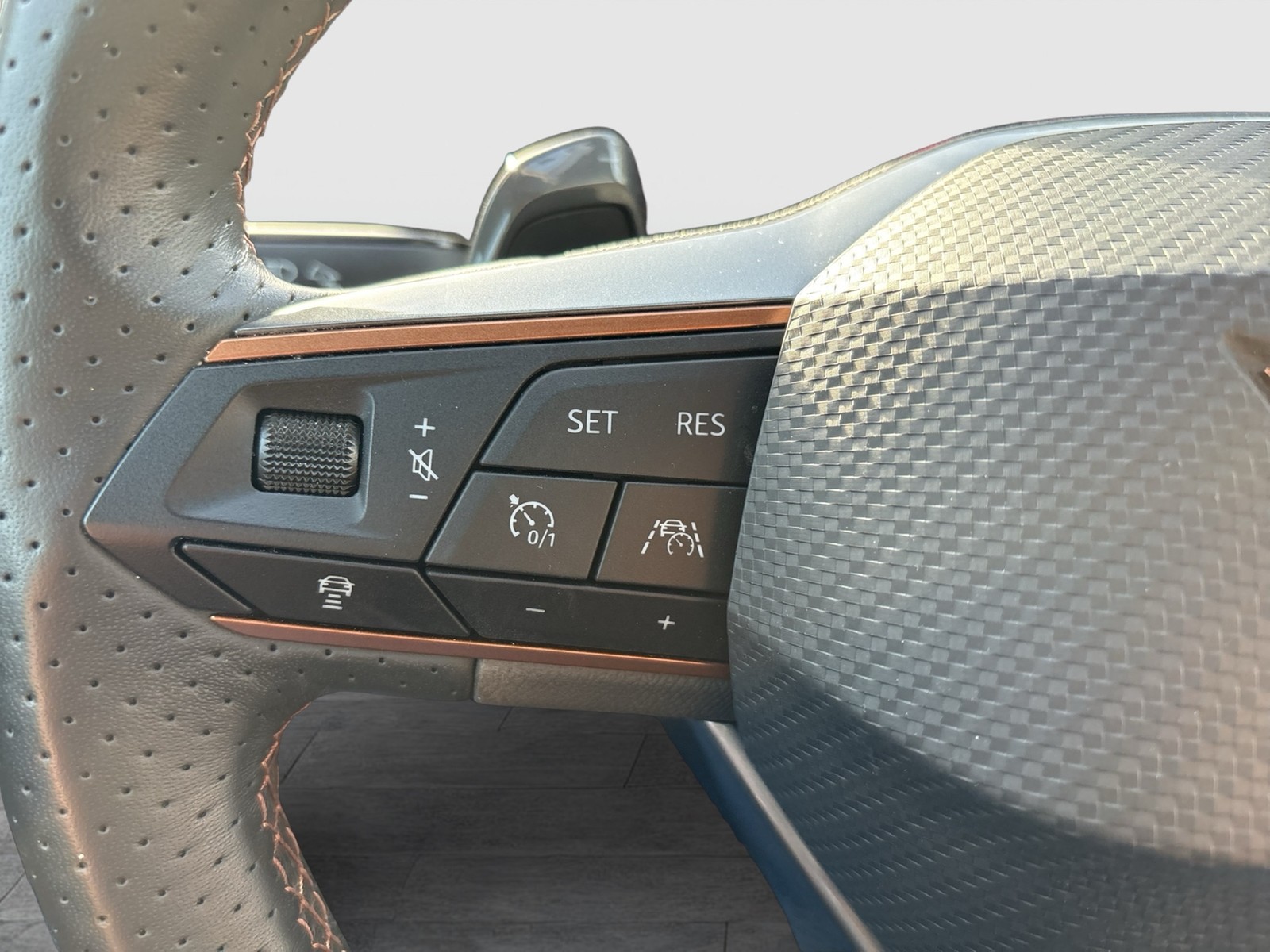 Cupra Formentor 1.5 CAM ACC LM18 NAVI CARPLAY LED