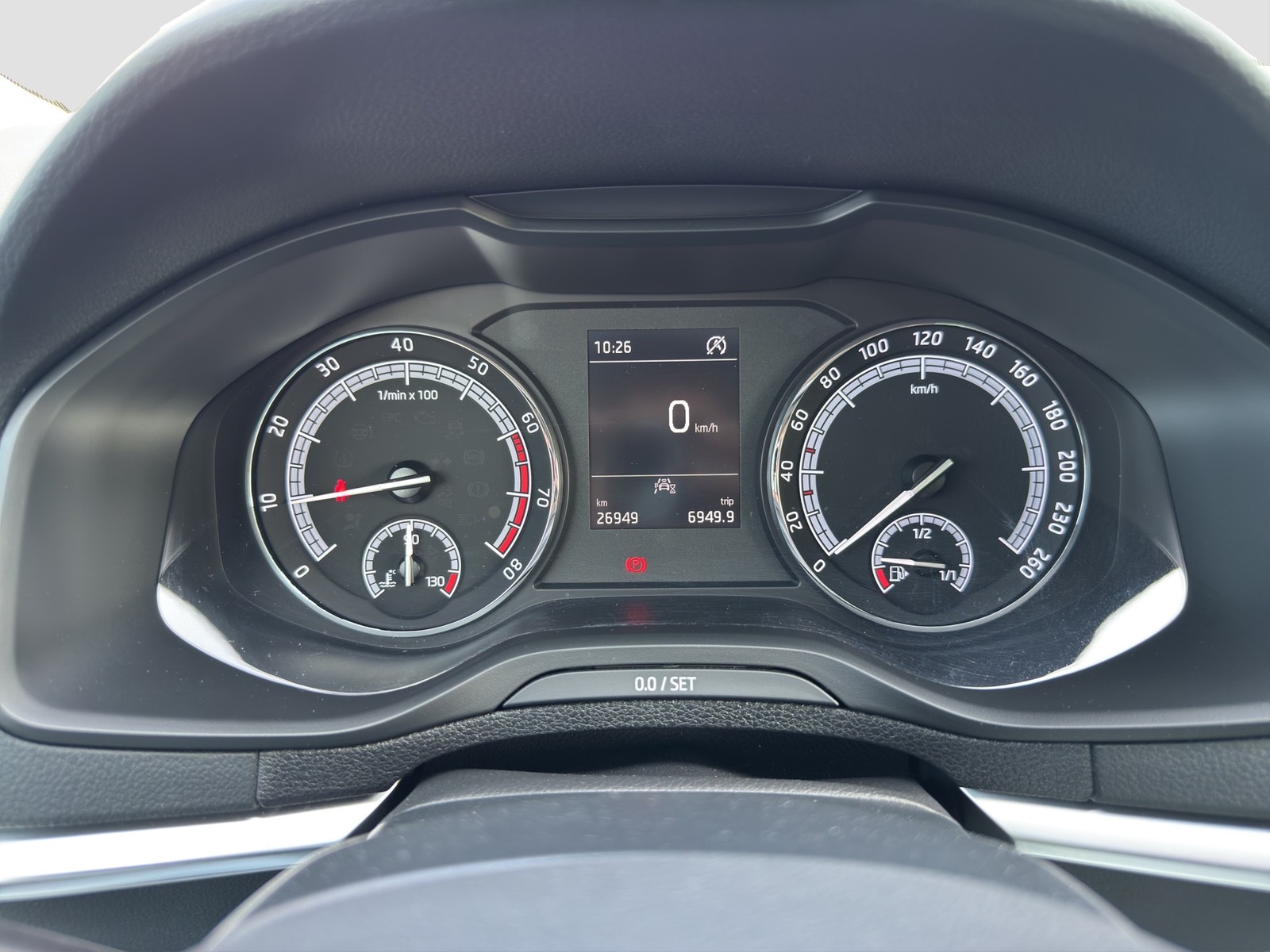 Skoda Karoq 1.0 CLEVER LM18 CARPLAY SITZHEIZUNG