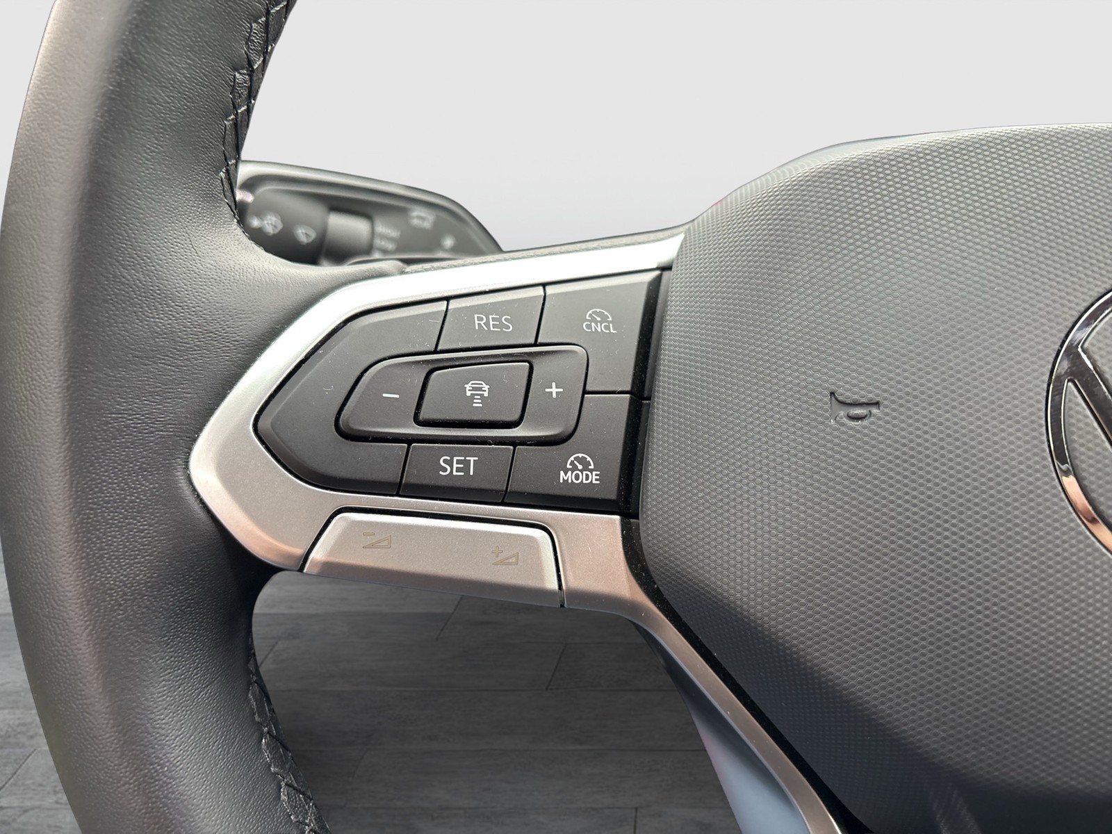 Volkswagen Passat Variant 1.5 eTSI BUSINESS NEUESMODELL CAM