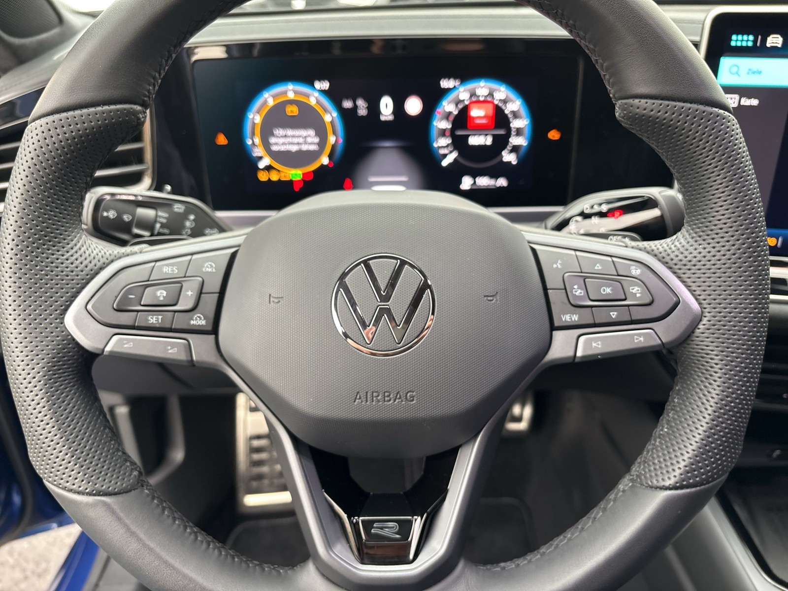 Volkswagen Passat Variant 2.0 R-LINE 4X4 NEUESMODELL AHK 19Z