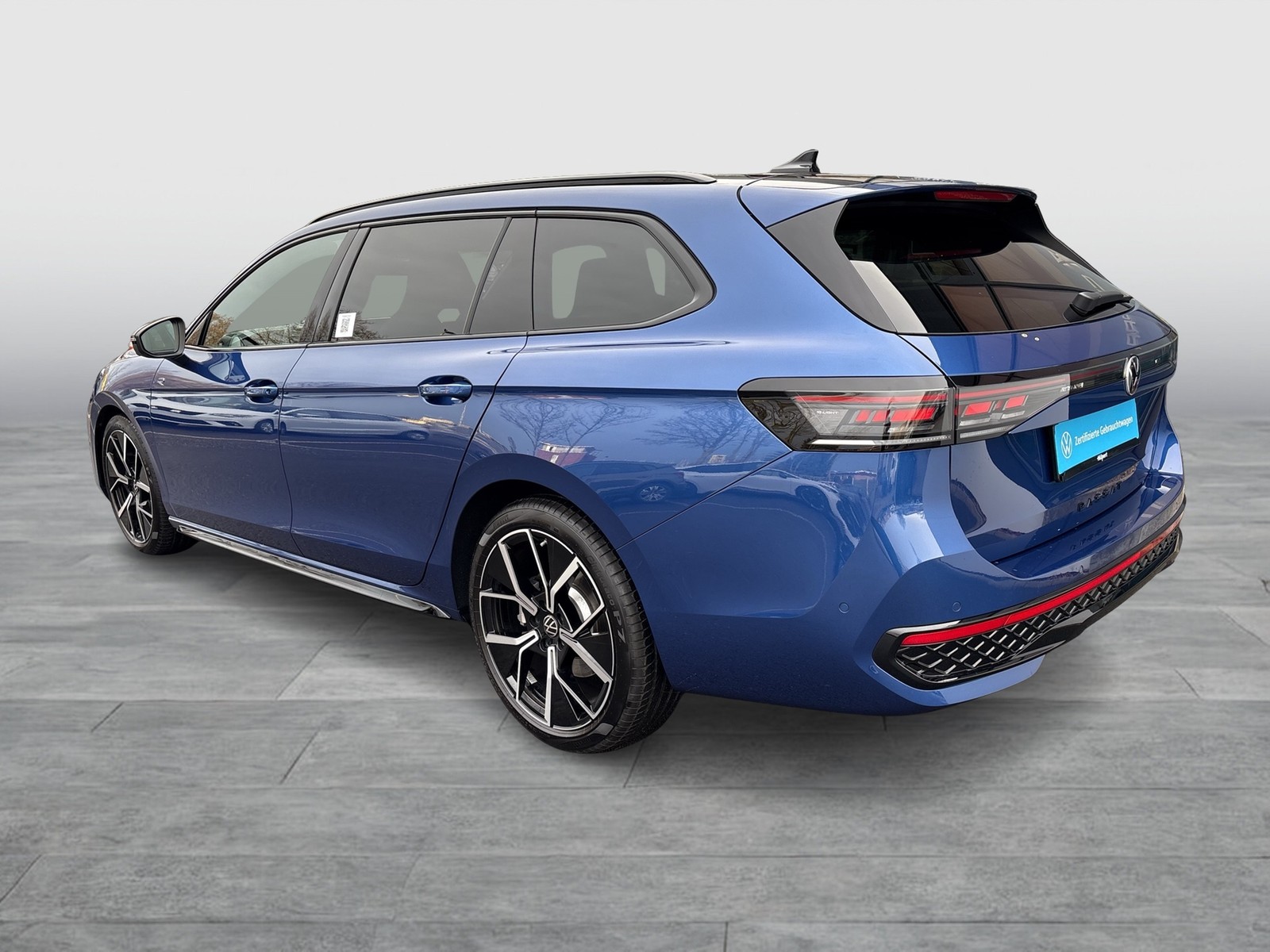 Volkswagen Passat Variant 2.0 R-LINE 4X4 NEUESMODELL AHK 19Z