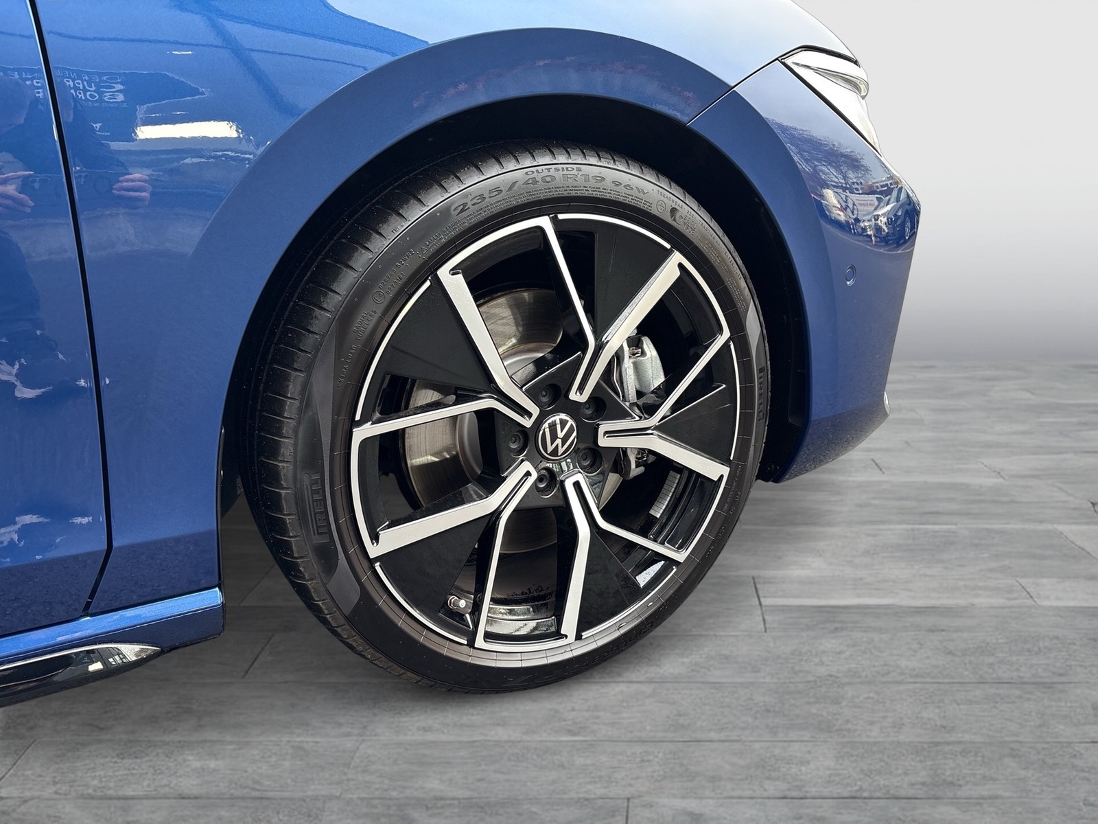 Volkswagen Passat Variant 2.0 R-LINE 4X4 NEUESMODELL AHK 19Z