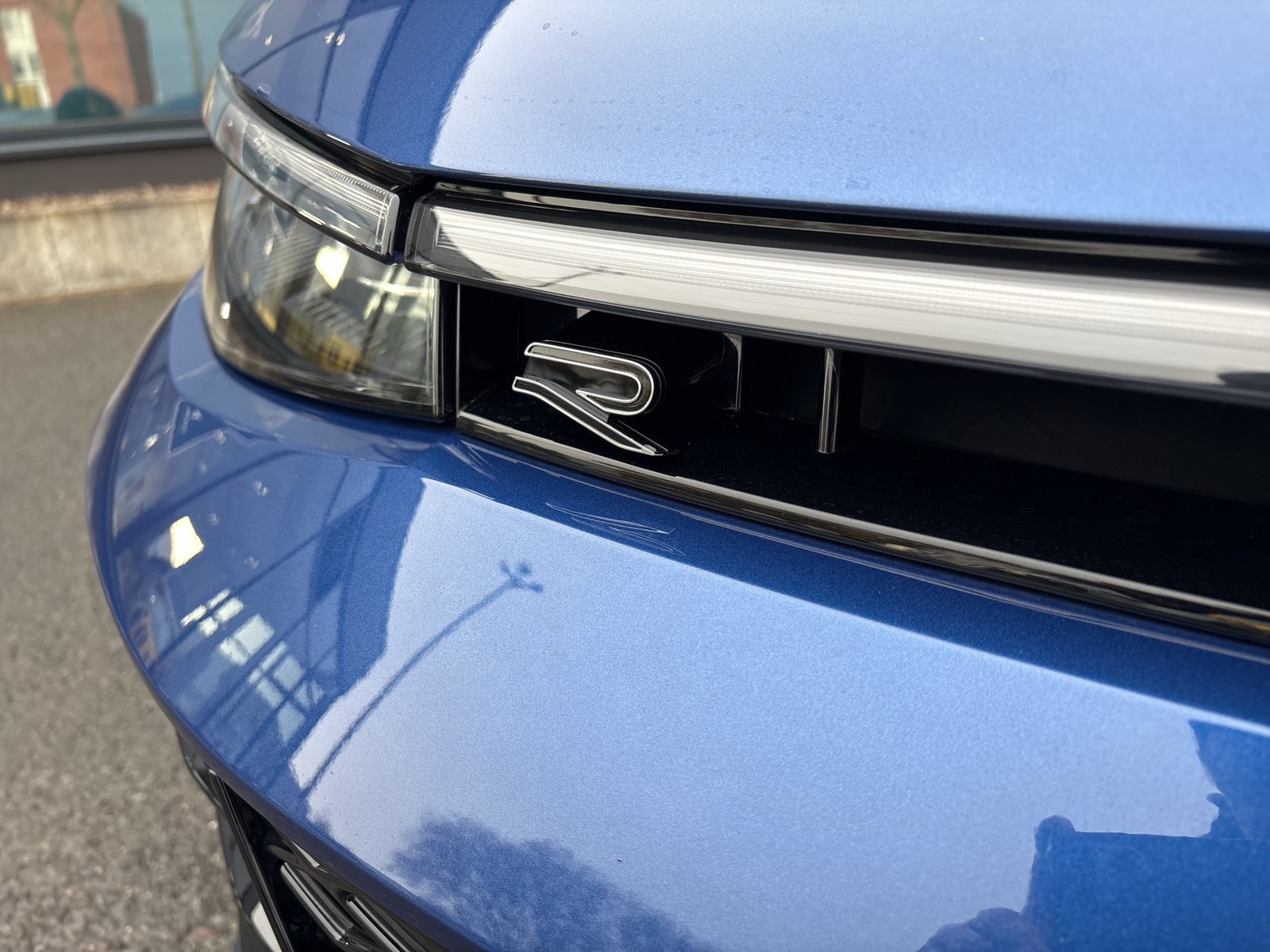 Volkswagen Passat Variant 2.0 R-LINE 4X4 NEUESMODELL AHK 19Z