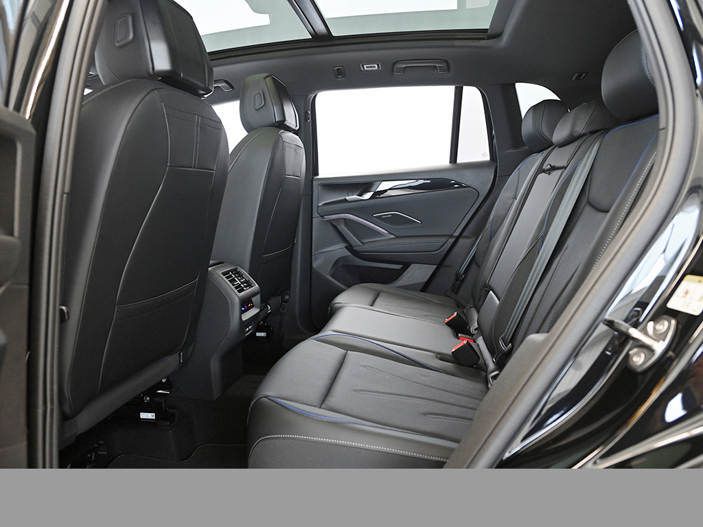 Volkswagen Tiguan 2.0 R-LINE 4X4 NEUESMODELL LEDER PANO 20Z