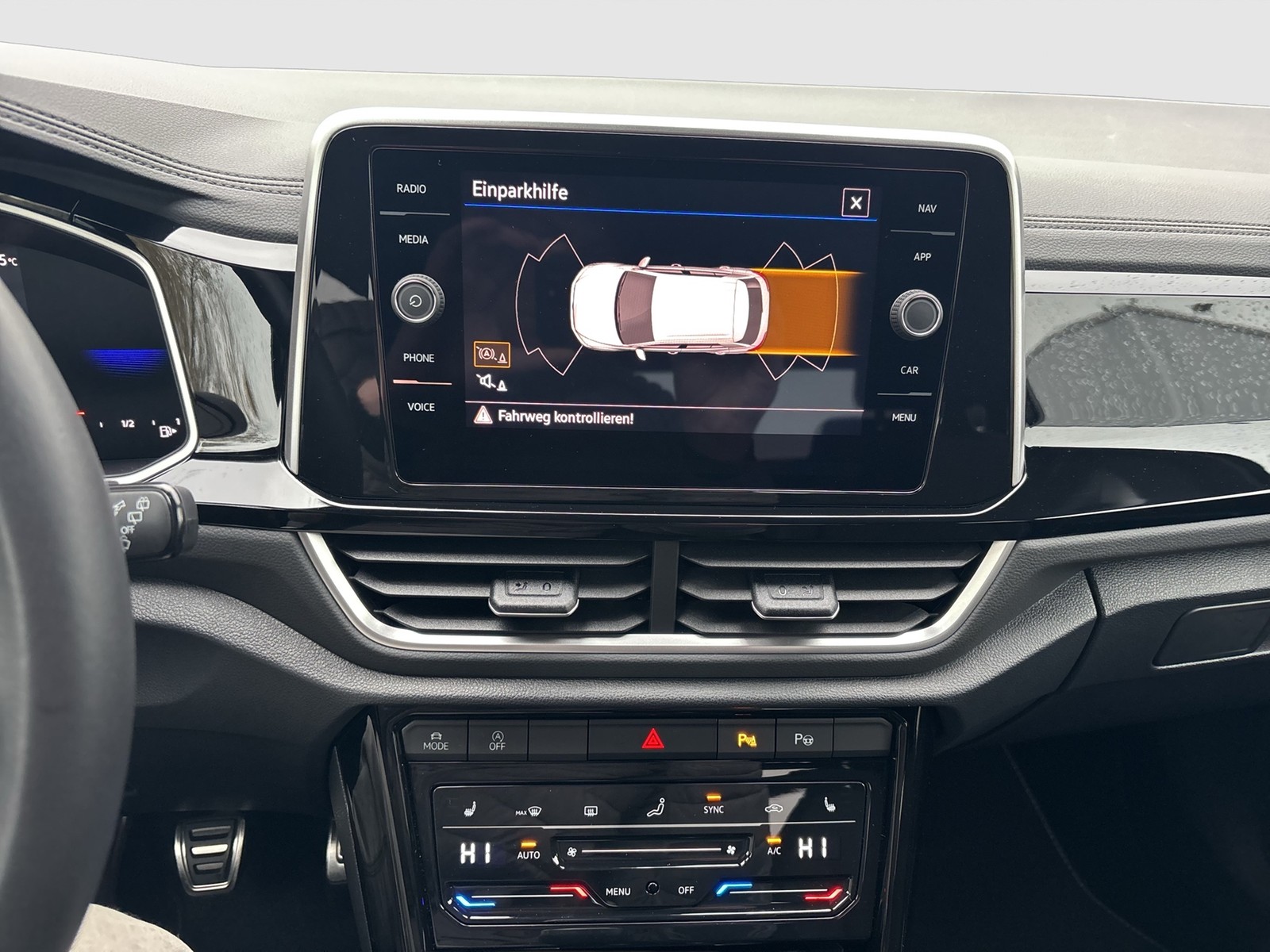 Volkswagen T-Roc 1.0 R-LINE ACC NAVI LM17 CARPLAY SITZHEIZ.